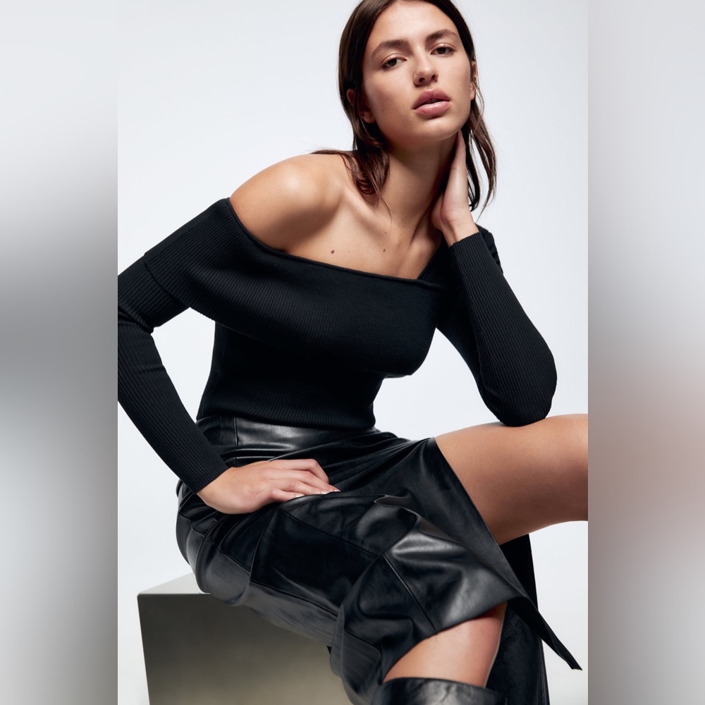 NWT Zara Cut Out Off-Shoulder Asymmetric Top Size L 2298/108
